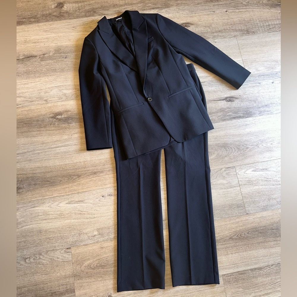 Express Matching Women’s Suit Set